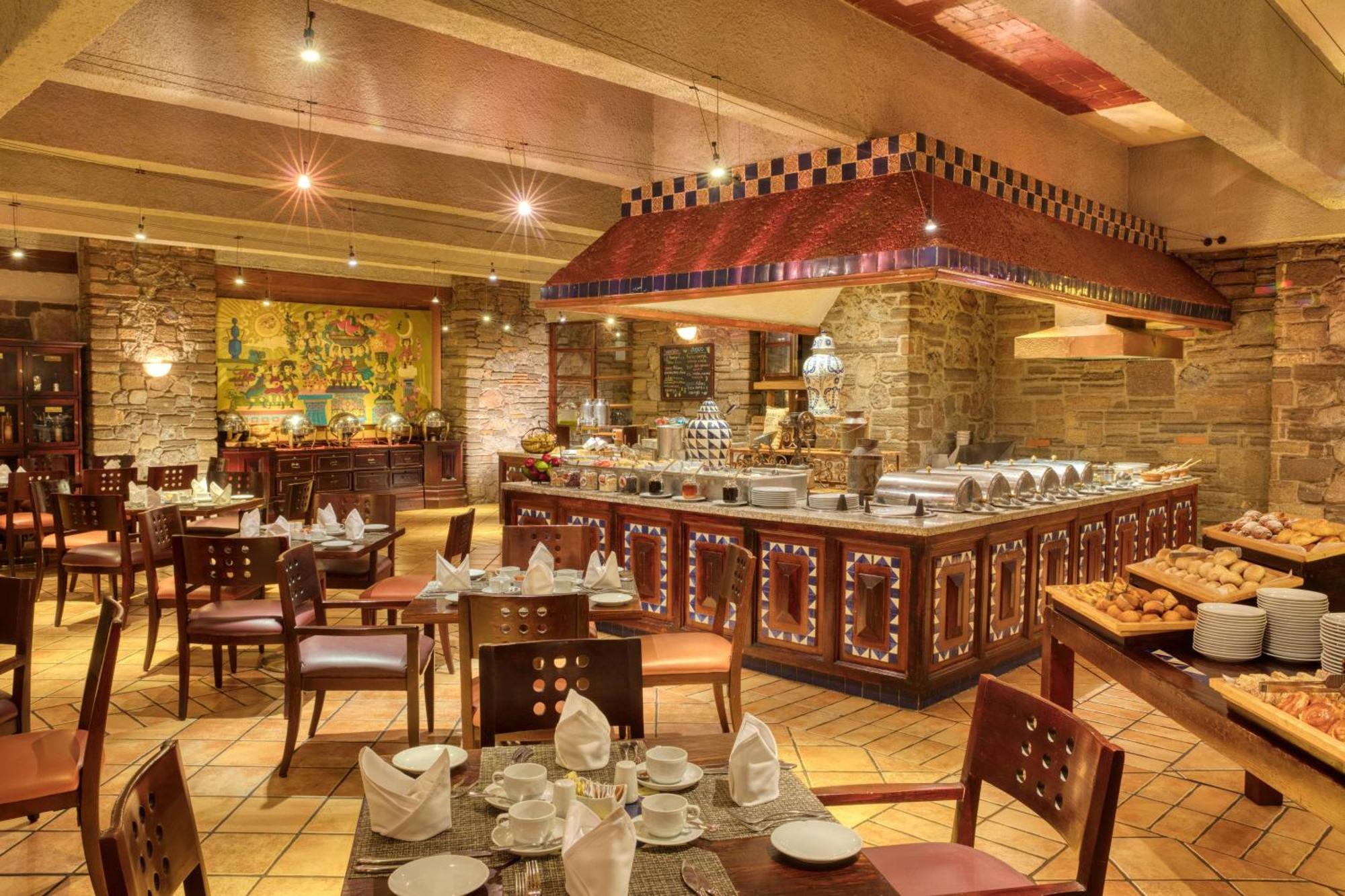 Marriott Puebla Hotel Meson Del Angel Екстериор снимка